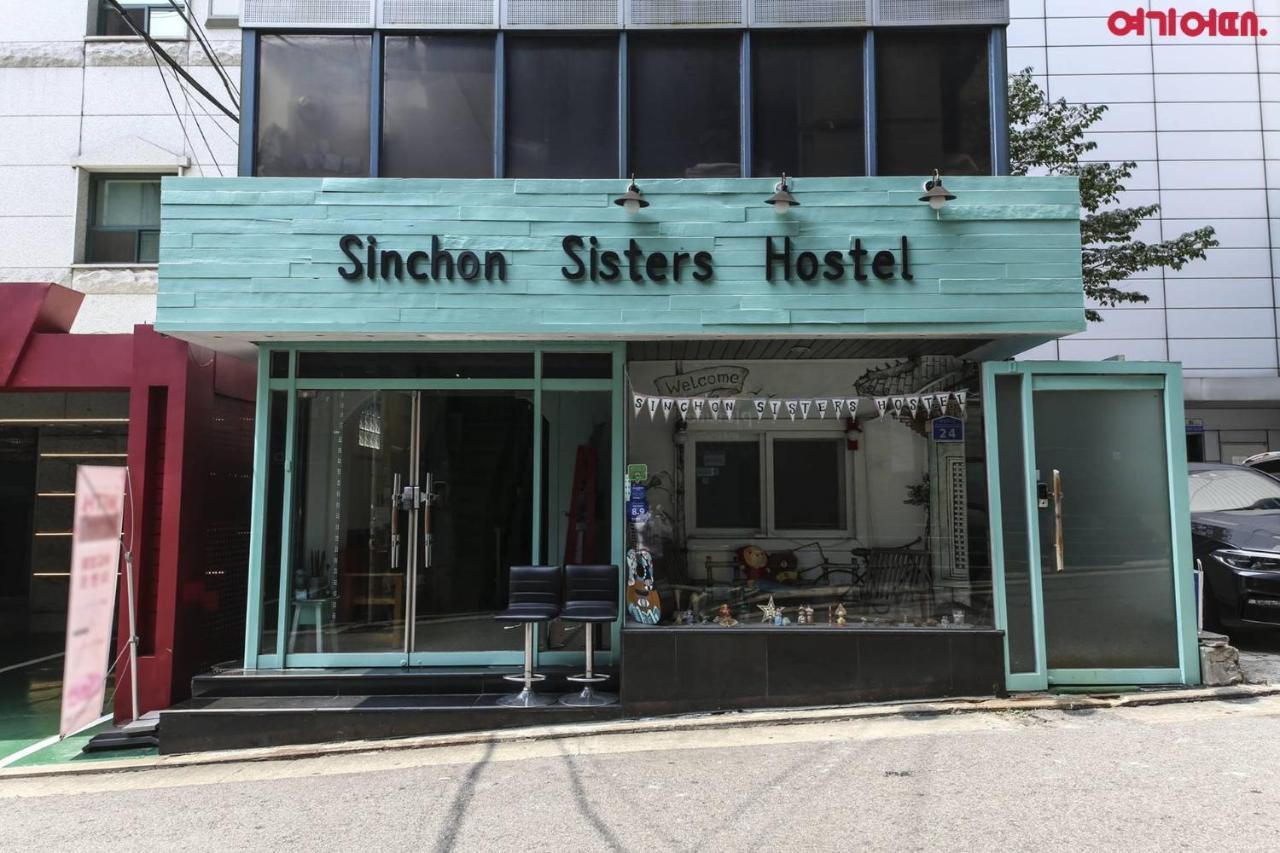 Sinchon Sisters Hostel Seoul Bagian luar foto